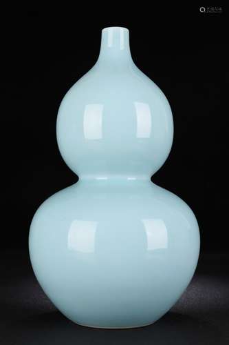 Azure Glazed Gourd Vase