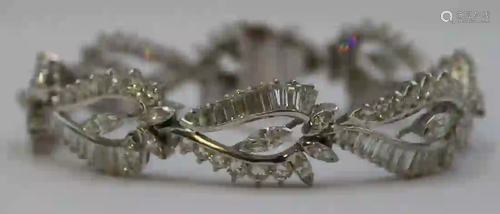 JEWELRY. Platinum and Diamond Bracelet.