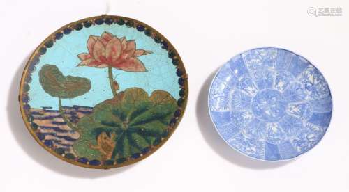 Chinese cloisonne wall hanging dish, with foliate decoration, 15cm diameter, Chinese porcelain