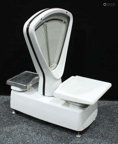 A set of Avery shop balance scales, 60cm high