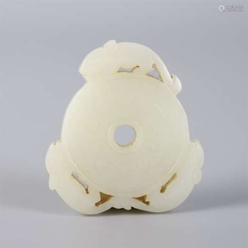 White jade Xuanji Pendant Made of Hetian jade seed in Ming Dynasty