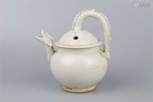 Song Dynasty white porcelain pot