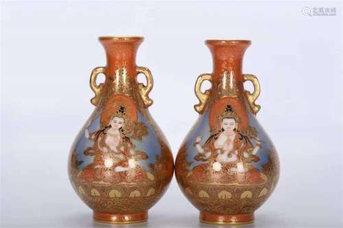 A PAIR OF QING DYNASTY ENAMEL COLOR PAINTED GOLD TANGKA CHARACTER DOUBLE EARS BOTTLES