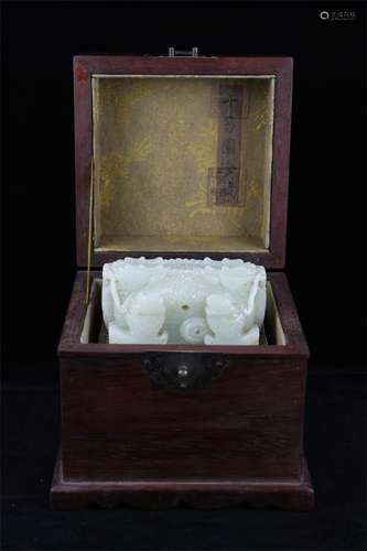 Hetian jade, white jade, copper, gold-plated, silk inlaid with precious animal, Niu Yuxi