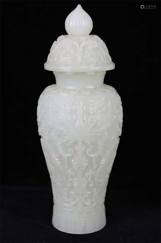 Hetian jade white jade carving treasure chest pattern decoration palace cap bottle pair