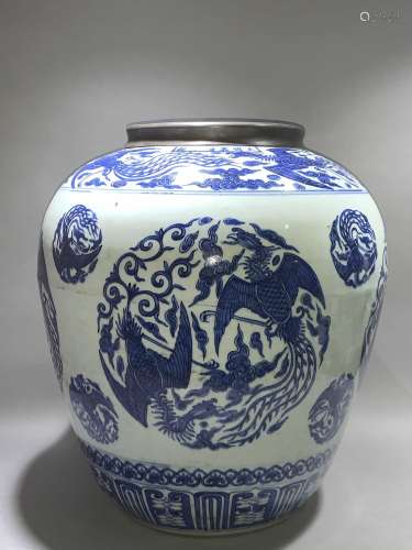 Blue and white phoenix pattern pot