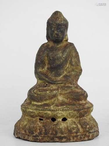 ASIE : Bouddha en fonte laqué doré. Haut.: 19 cm. …