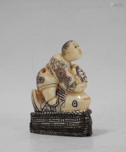 Statuette de Budai assis en porcelaine émaillée po…