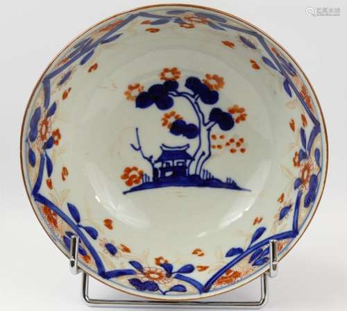 CHINE : Grande coupe en porcelaine, style Imari, à…