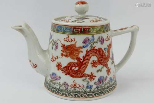 CHINE : Théière en porcelaine polychrome à motif d…