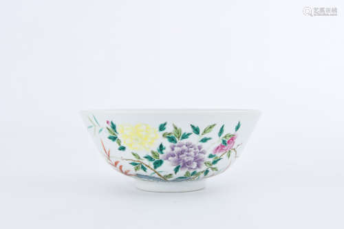 A FAMILLE ROSE ‘BIRD AND FLOWER’ PORCELAIN BOWL