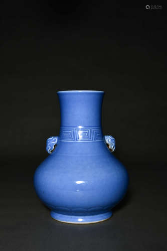 A BLUE GLAZED PORCELAIN VASE WITH BEAST SHAPED EARS