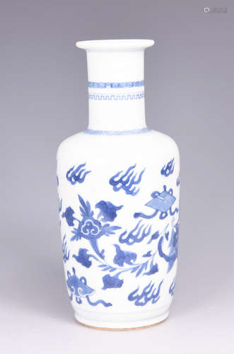 A BLUE AND WHITE FLOWER PORCELAIN ROULEAU VASE