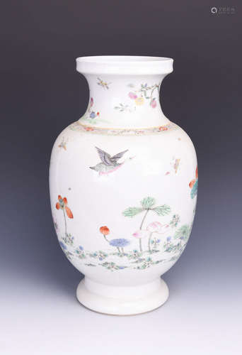 A FAMILLE ROSE BIRD-AND-FLOWER PORCELAIN VASE