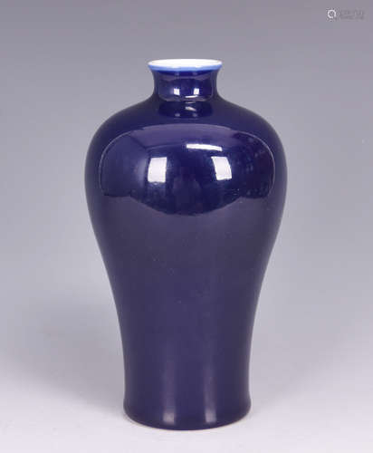 A BLUE GLAZED PORCELAIN MEIPING VASE