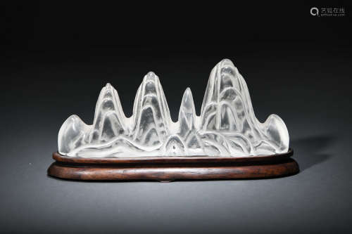 A MOUNTAIN-SHAPED CRYSTAL BRUSH STAND