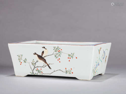 A FAMILLE ROSE BIRD-AND-FLOWER PORCELAIN BASIN