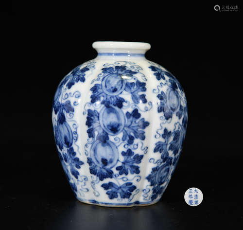 A BLUE AND WHITE LOBED PORCELAIN JAR