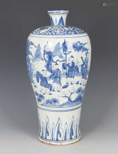 A BLUE AND WHITE FIGURE PORCELAIN MEIPING VASE