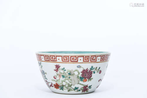 A FAMILLE ROSE FLOWER PORCELAIN BOWL