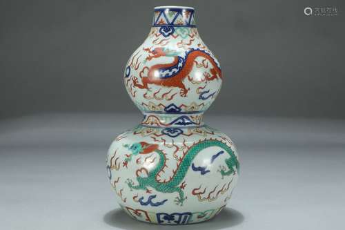 CHINESE WUCAI GOURD VASE, WANLI MARK