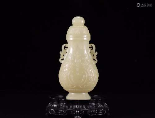 CHINESE  HETIAN JADE VASE