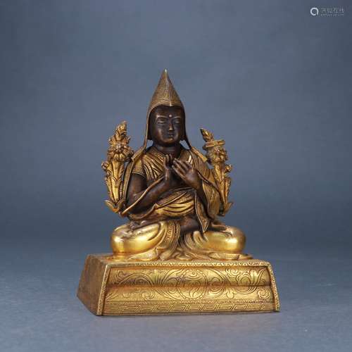 CHINESE GILT BRONZE STATUE