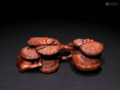 A Huangyang Wood Ganoderma Ornament