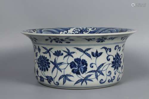 A Porcelain Blue&White Floral Pattern Container