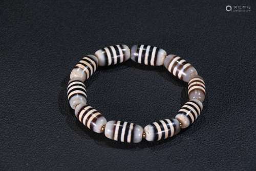 A Tibetan Dzi Bracelet