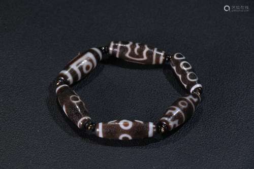 A Tibetan Dzi Bracelet