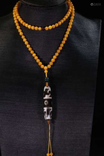 A Tibetan Amber Necklace