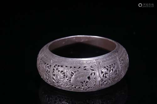 A Silver Floral&Bird Pattern Bangle