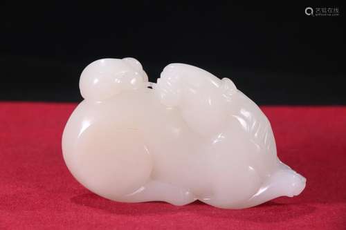 A Hetian Jade Auspicious Pattern Ornament