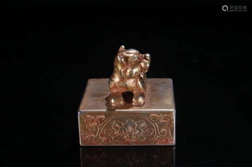 A Gilt Bronze Beast Seal