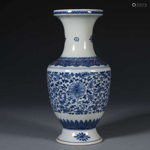 A BLUE WHITE FLORAL PORCELAIN VASE