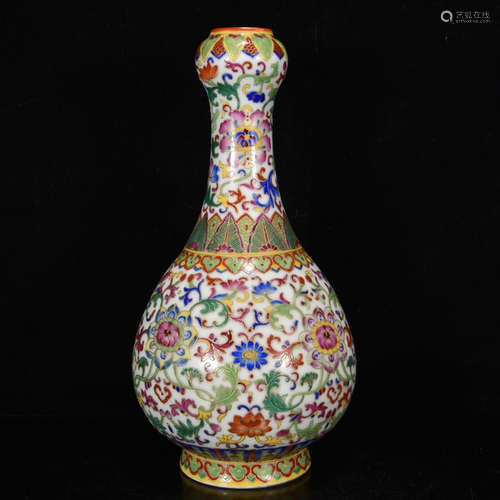 AN ENAMEL GILT-INLAID FLORAL PORCELAIN GARLIC-HEAD VASE