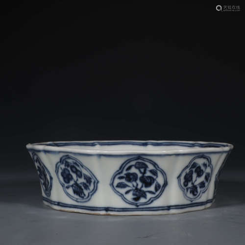 A BLUE WHITE POMEGRANATE MOTIF PORCELAIN WASHER