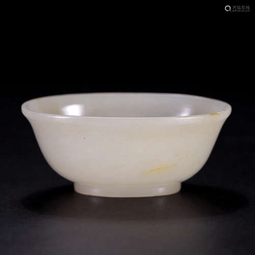 A OVAL WHITE JADE CUP