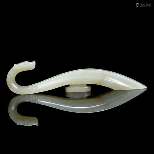 A WHITE JADE DRAGON BELT HOOK