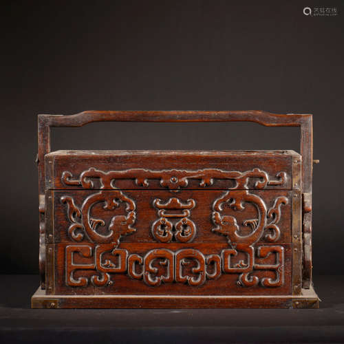 A DRAGON CARVED SUANZHI WOOD CARVED HAMPER