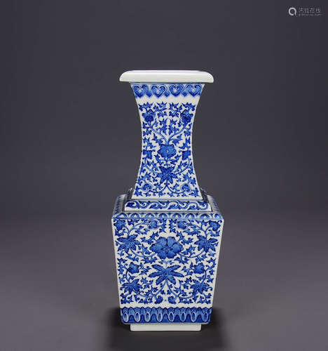 A BLUE WHITE WRAPPED FLOWERS MOTIF PORCELAIN SQUARE VASE