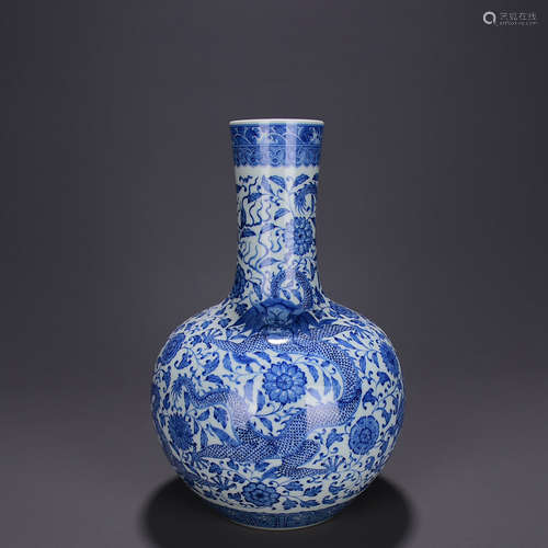 A BLUE WHITE PEONY DRAGON MOTIF PORCELAIN BOTTLE VASE