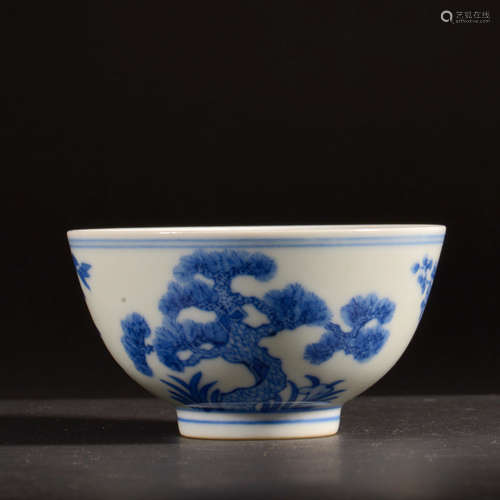 A BLUE WHITE PINE PAINTED PORCELAIN BOWL