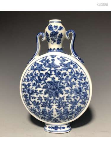 A BLUE AND WHITE MOON-FLASK VASE, QIANLONG MARK
