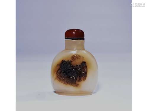 AN AGATE SNUFF BOTTLE