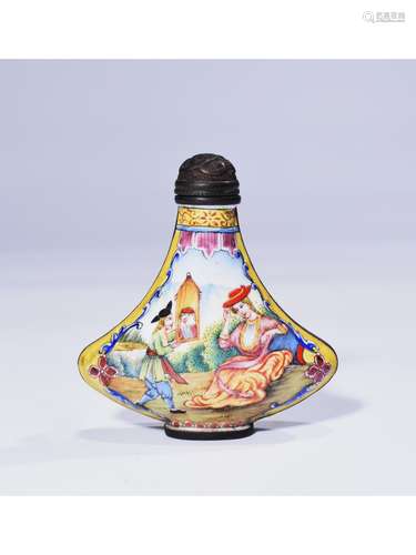 A PAINTED ENAMEL SNUFF BOTTLE