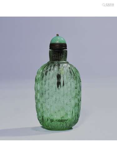 A GREEN PEKING GLASS SNUFF BOTTLE