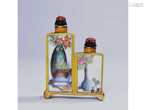 A DOUBLE TUBE PAINTED ENAMEL SNUFF BOTTLE