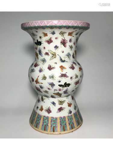 A FAMILLE ROSE ‘BUTTERFLY’ VASE